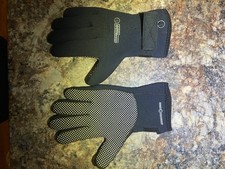 Diving gloves. northern for sale Diving gloves. northern for sale  NORTHALLERTON
