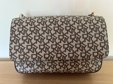 DKNY Medium Logo Flap Bag Crossbody  & Chain Straps  Excellent Condition, używany na sprzedaż  Wysyłka do Poland
