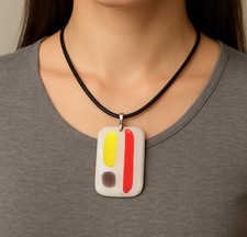 Collana con pendaglio usato  Italia