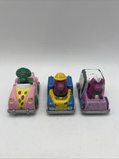 Conjunto Vintage de 3 Die Cast Barney Dinossauro Brinquedo Carro Táxi Ônibus 1993 Lyons Group comprar usado  Enviando para Brazil
