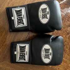 Pro main event for sale  Englewood