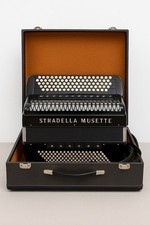 Fisarmonica bottoni stradella usato Fisarmonica bottoni stradella usato  Macerata