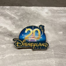 Spilla disneyland paris usato  Roma