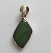 Pendentif jade jadeite d'occasion Pendentif jade jadeite d'occasion  Sainte-Adresse