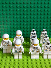 Lego. figurines astronautes. d'occasion  Saumur