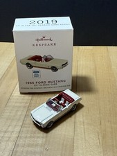 Ornamento de Natal miniatura 2019 Hallmark 1966 Ford Mustang Lil' Classic Cars, usado comprar usado  Enviando para Brazil