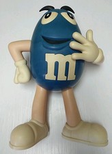 M&M Candy Grande Blue Guy Plástico Rígido 15"x12" Balcão de Loja Exibição Colecionável comprar usado M&M Candy Grande Blue Guy Plástico Rígido 15"x12" Balcão de Loja Exibição Colecionável comprar usado  Enviando para Brazil