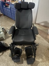 Carrozzina disabili polifunzio usato  Due Carrare