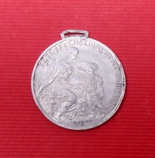 Jolie médaille offerte d'occasion  Viry