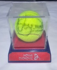 BOLA DE TÊNIS Novak DJOKOVIC assinada em suporte de exibição comprar usado  Enviando para Brazil