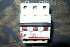 Disjoncteur triphase legrand d'occasion Disjoncteur triphase legrand d'occasion  Barr