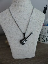 Collier pendentif guitare d'occasion  Saint-Lambert-du-Lattay