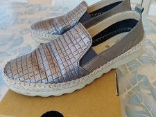Scarpe basse comode usato  Formia
