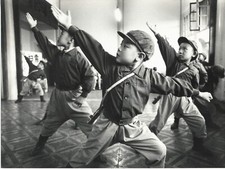 China theatre kindergarten d'occasion  Expédié en Belgium