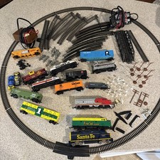 Conjunto de trem elétrico antigo Bachman 3 motores, 10 carros, trilhas e muito mais comprar usado  Enviando para Brazil