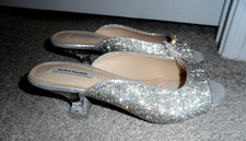 Bonito Alex Marie tamanho 6.5 prata brilho slip on sapatos femininos salto gatinho novo sem etiquetas comprar usado  Enviando para Brazil