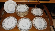 Assiettes pain porcelaine d'occasion  Bardos