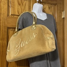 Bolsa de ombro GUESS dourada camurça artificial grande magenta forrada âmbar joias comprar usado  Enviando para Brazil