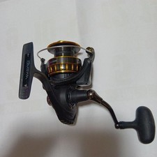 Carretel de pesca giratório Daiwa BG4000H preto e dourado cabo direito novo comprar usado  Enviando para Brazil
