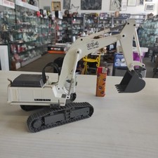 Modellino escavatore 984 usato  Pesaro
