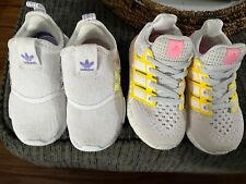 ADIDAS Niños 2 Pares Zapatos Blancos Talla 8 y 9 segunda mano  Embacar hacia Argentina