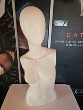 Busto sagomato donna usato  Macomer