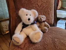 Pair boyds bears for sale  Williamsport