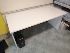 Scrivania bianca 160x80 usato  Omegna