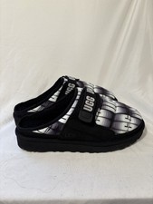 Logotipo Chinelo Masculino UGG Preto e Branco Tamanho 9 Novo em folha comprar usado Logotipo Chinelo Masculino UGG Preto e Branco Tamanho 9 Novo em folha comprar usado  Enviando para Brazil