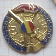 TRAINING & DOCTRINE COMMAND  / FREEDOM´S FORTRESS  /  US ARMY CREST.. Pin (190j) comprar usado  Enviando para Brazil