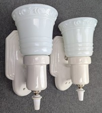 Par de Arandelas de Porcelana Branca Art Deco-MCM, Tons de Vidro Opala, Restauradas comprar usado  Enviando para Brazil