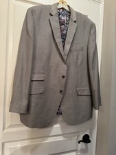 Van heusen studio for sale  West Chester