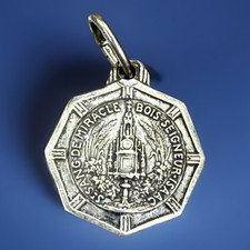 Medalha religiosa pequena vintage católica milagre do sangue sagrado tom prata comprar usado  Enviando para Brazil