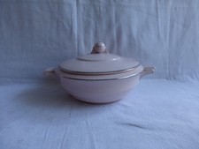 Soupière porcelaine rose d'occasion  Bruay-sur-l'Escaut