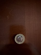 Moneta one pound usato  Caivano
