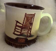 CRACKER BARREL OLD COUNTRY STORE Cadeira de Balanço Icônica COPO DE CANECA DE CAFÉ Restaurante comprar usado CRACKER BARREL OLD COUNTRY STORE Cadeira de Balanço Icônica COPO DE CANECA DE CAFÉ Restaurante comprar usado  Enviando para Brazil