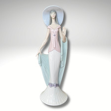 13.5 lladro lady for sale  Rockwall