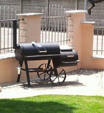 Barbecue affumicatore californ usato  Saltrio
