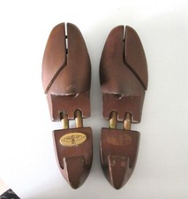 Embauchoirs chaussures bois d'occasion  Périgueux