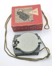 Bússola espelhada alemã F52 Freiberger Prazisionsmechanik com caixa e cordão comprar usado Bússola espelhada alemã F52 Freiberger Prazisionsmechanik com caixa e cordão comprar usado  Enviando para Brazil