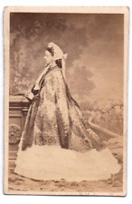 CdV Foto Dame in prächtigen Kleid wohl Adel Mathaus München um 1865 comprar usado  Enviando para Brazil