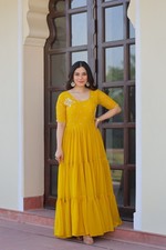 Abito salwar kameez usato  Spedire a Italy