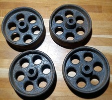 Usado, Conjunto - 4 rodas antigas de ferro fundido de 3 1/2 pol. para carrinho industrial   comprar usado  Enviando para Brazil