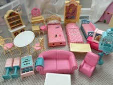 Lote de móveis vintage da Barbie Dream House década de 1990 década de 1980? Cadeira de jantar sofá-cama TV comprar usado  Enviando para Brazil