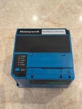 Usado, Controle de queimador Honeywell RM7895A1014 com amplificador de chama de retificação e controle remoto base comprar usado  Enviando para Brazil