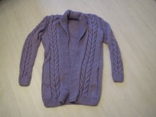 Strickjacke zopfmuster flieder gebraucht kaufen  Florstadt