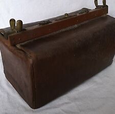 Ancienne valise médecin d'occasion  Merville