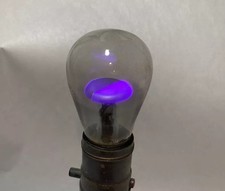 Lâmpada indicadora de néon roxa refletora aluminizada vintage GE 2-1/2 watts, usado comprar usado Lâmpada indicadora de néon roxa refletora aluminizada vintage GE 2-1/2 watts, usado comprar usado  Enviando para Brazil