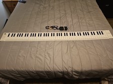 Piano digital dobrável Carry-On 203100-VA 88 teclas MIDI branco portátil recarregável comprar usado  Enviando para Brazil