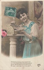 Femme souriante necessaire d'occasion  Vasles